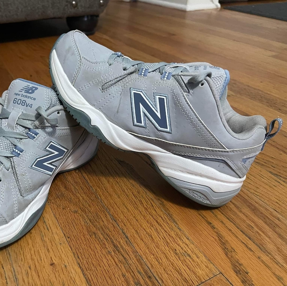 New Balance 608v4 Memory Foam Shoes womens size 8